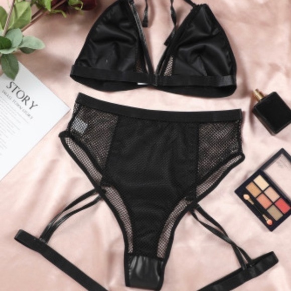 Lingerie Strappy Faux Leather Bra And Underwear Set NWT - Picture 6 of 6